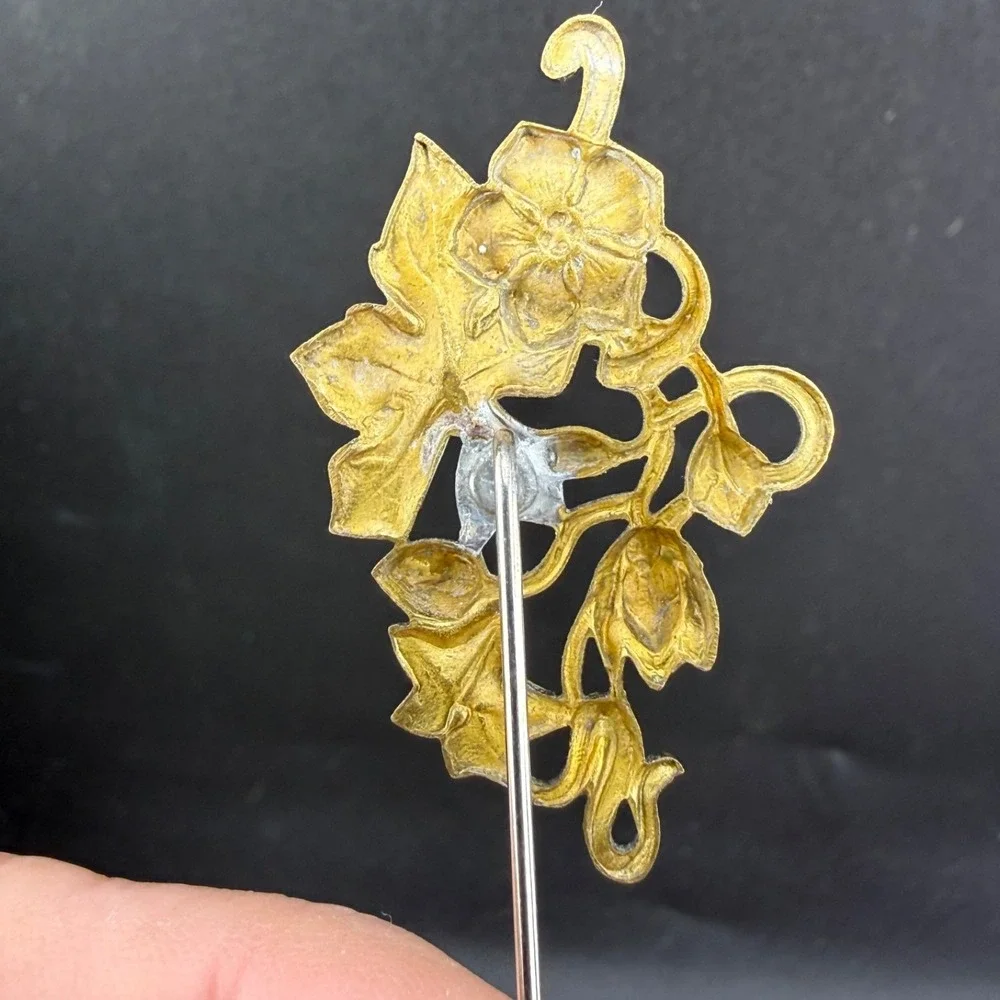 Vintage Leaf Stick Pin Vines Gold Tone